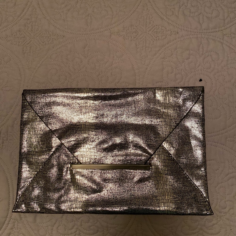 BCBG Generation clutch
